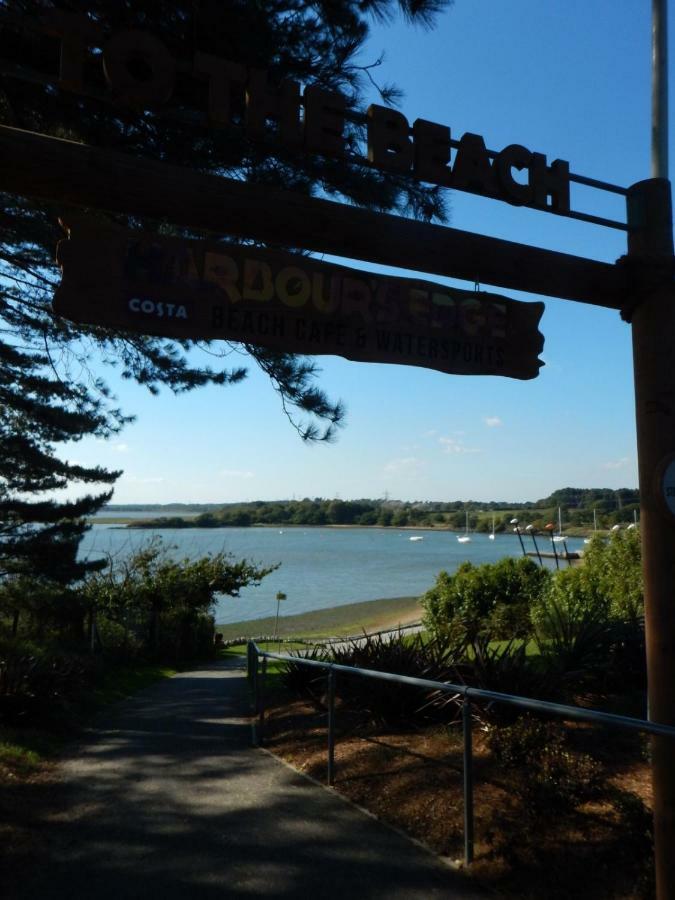 Pine Ridge 59 Rockley Park Poole With Sea View Sleeps Six Hotel Eksteriør billede